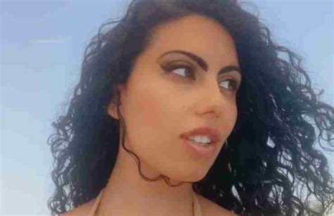 Sara Quattrociocche, la FOTO è da censura: il body è un filo ...